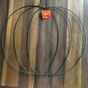 Green Holiday Wreath for Festive Decor